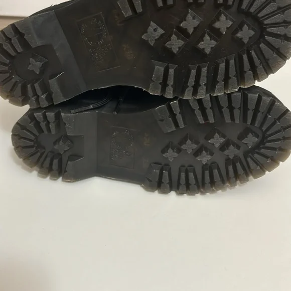 Doc Martin black platform boots - Picture 8 of 8